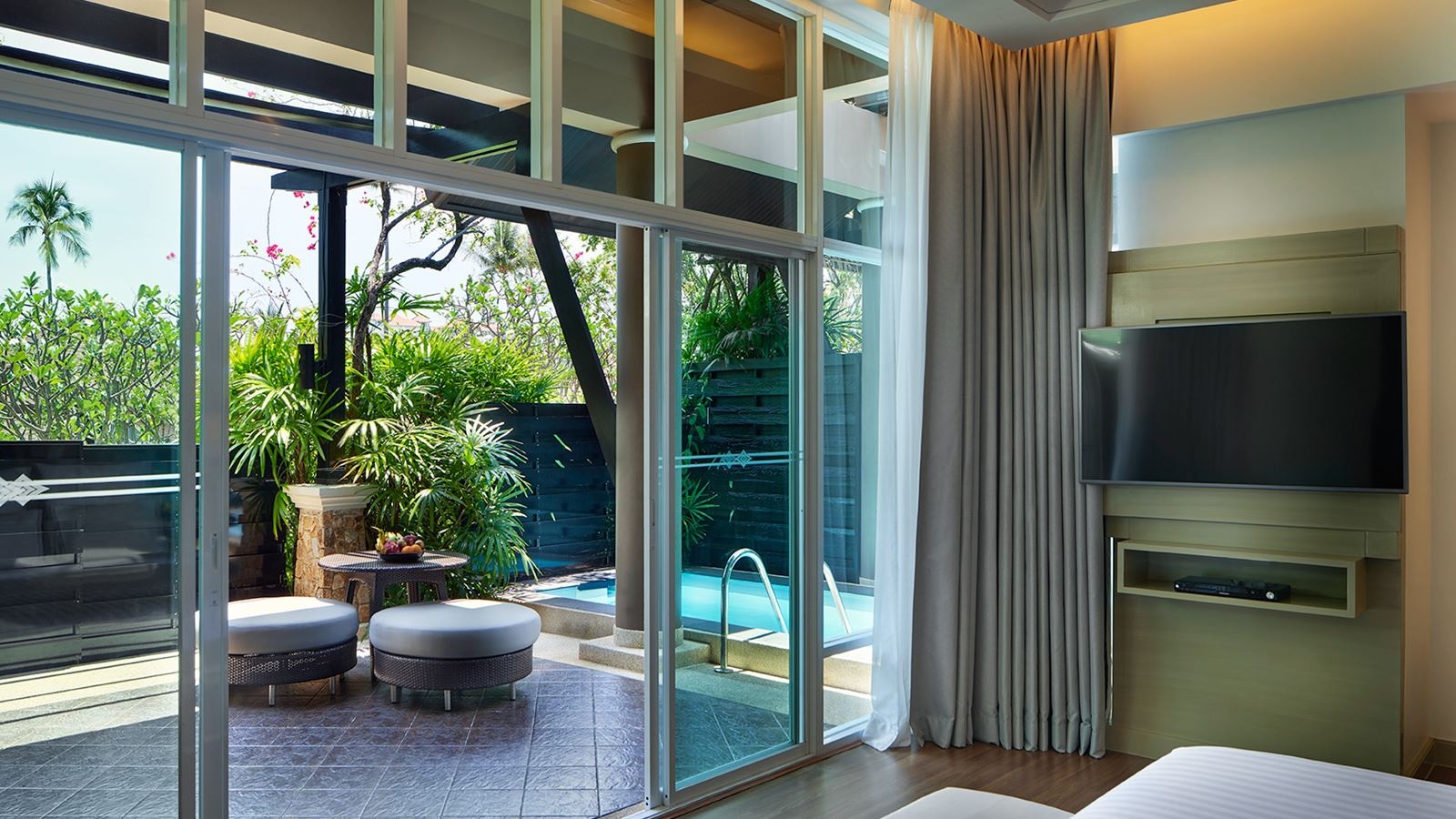 rooms-pool-villa-garden