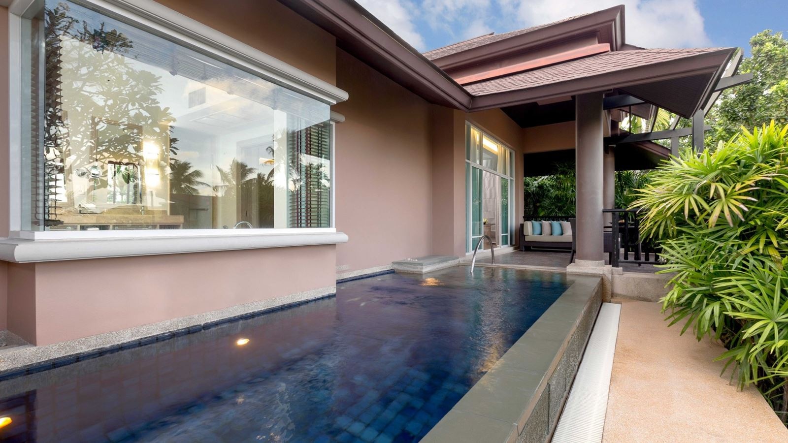 rooms-pool-villa-garden