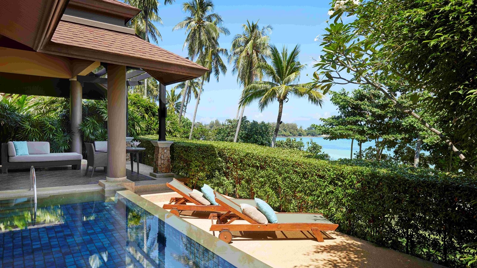 rooms-villa-with-pool-and-sea-view
