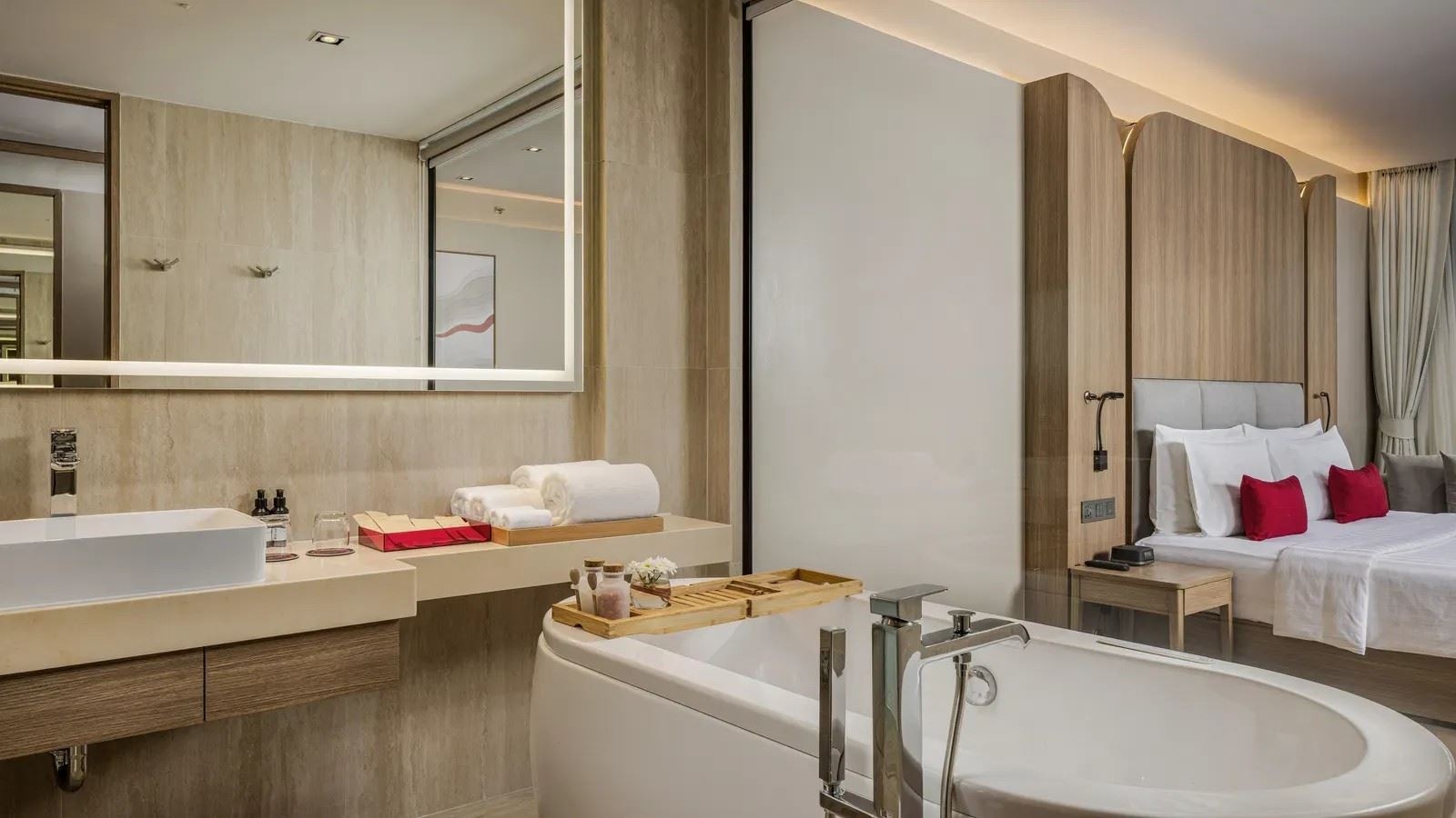 rooms-deluxe-jet-tub-lanai