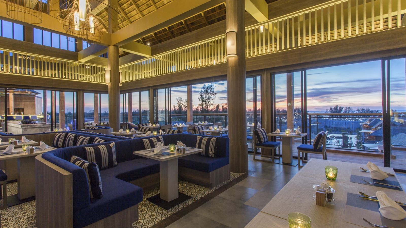 restaurants-the-sky-restaurant-and-bar