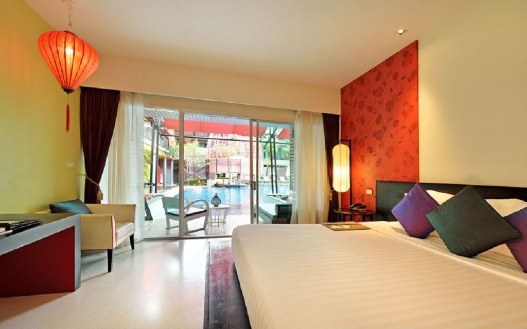 rooms-deluxe-pool-access