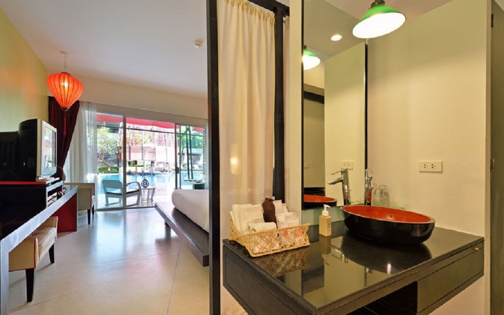 rooms-deluxe-pool-access