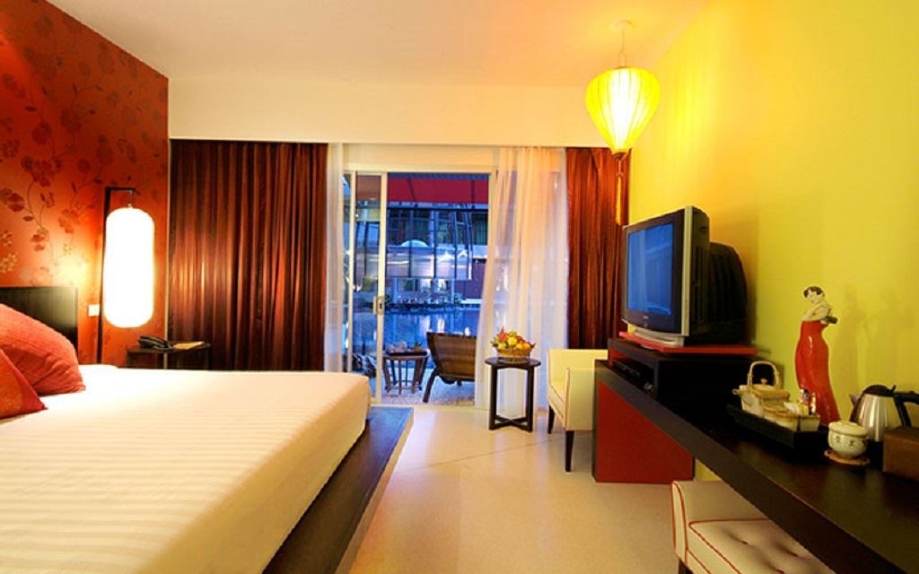 rooms-deluxe-pool-access