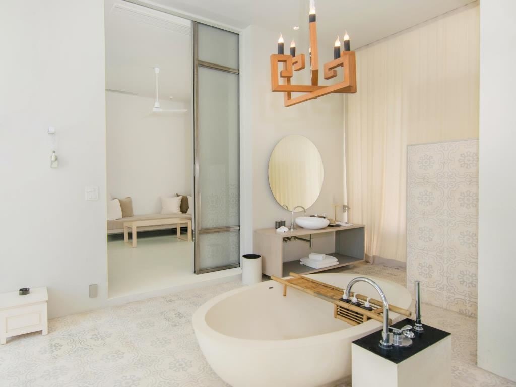 rooms-deluxe-balcony