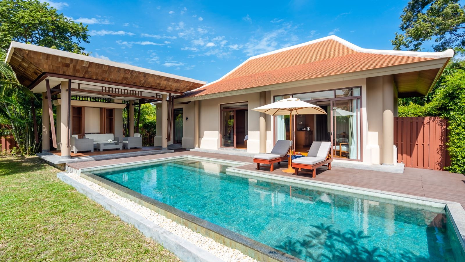 rooms-grand-deluxe-pool-villa