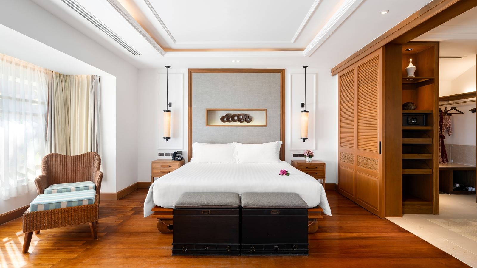 rooms-deluxe-beachfront-villa