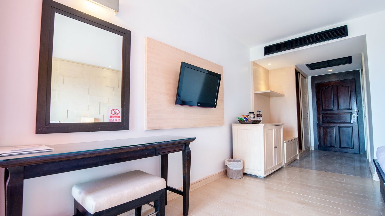 rooms-superior-main-building