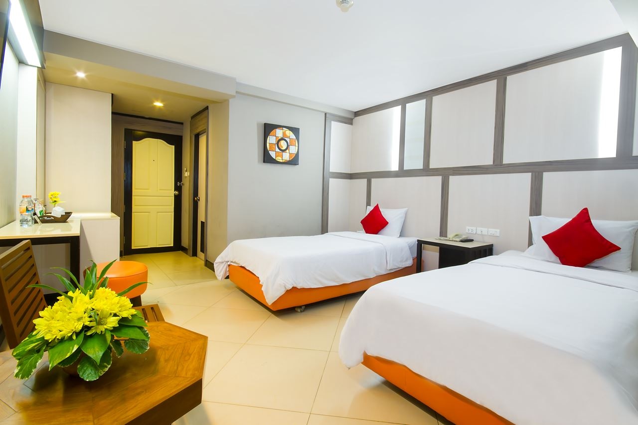 rooms-superior-resort-wing-pool-view