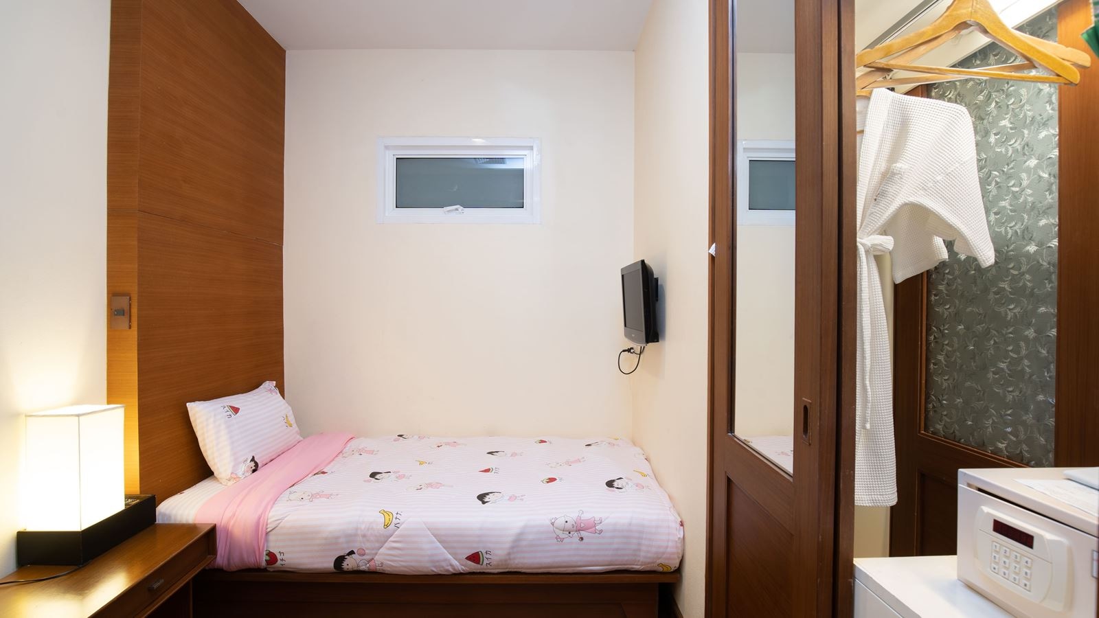 rooms-junior-family-room