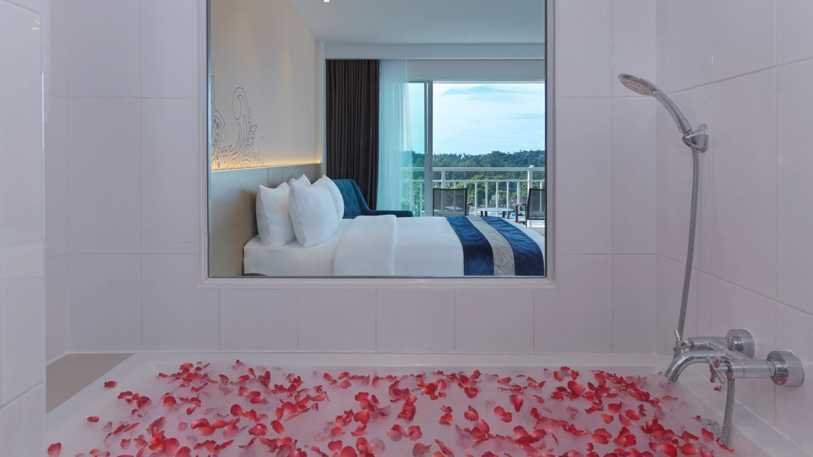 rooms-executive-club-room