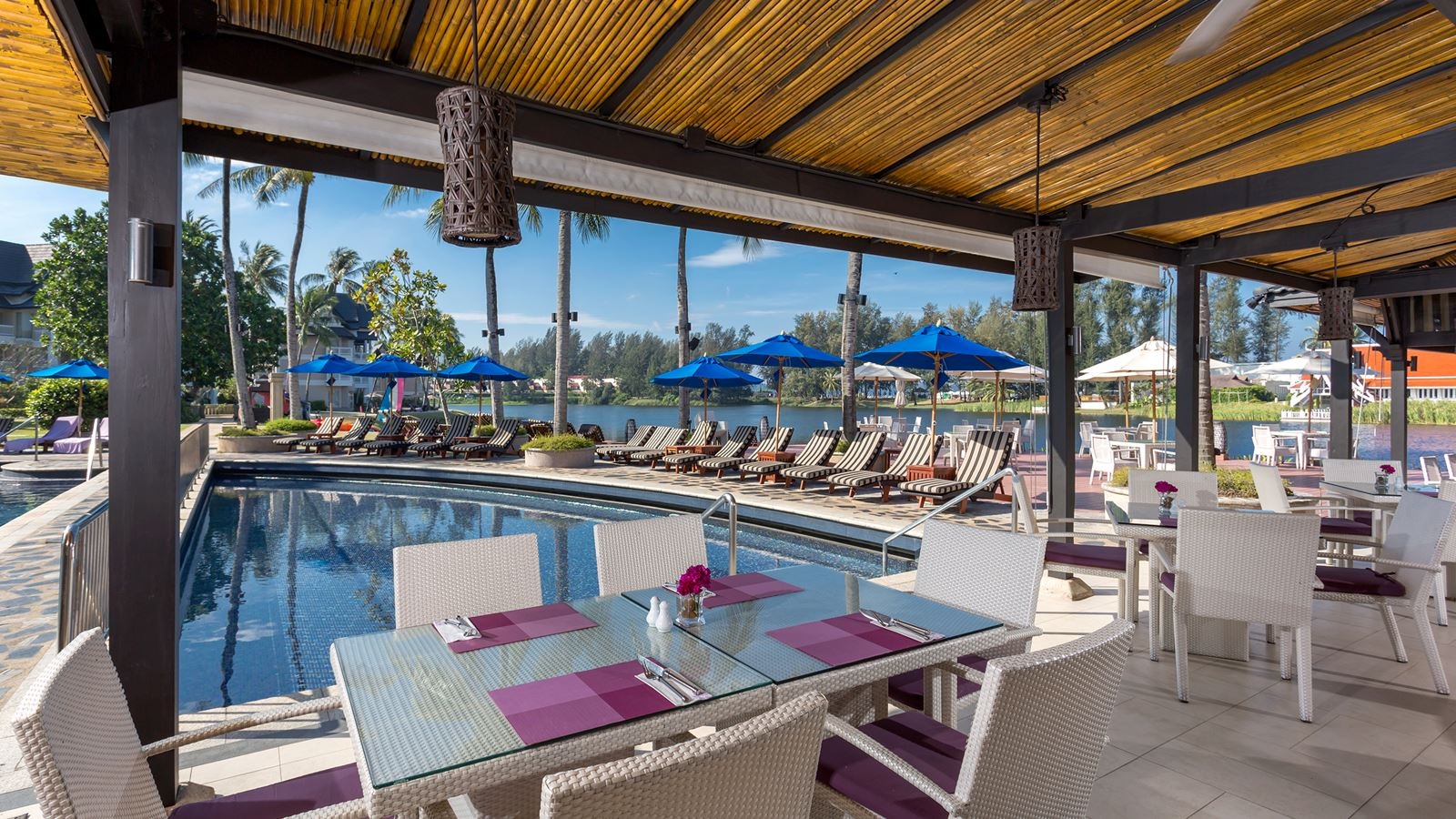 restaurants-poolside-restaurant-and-bar
