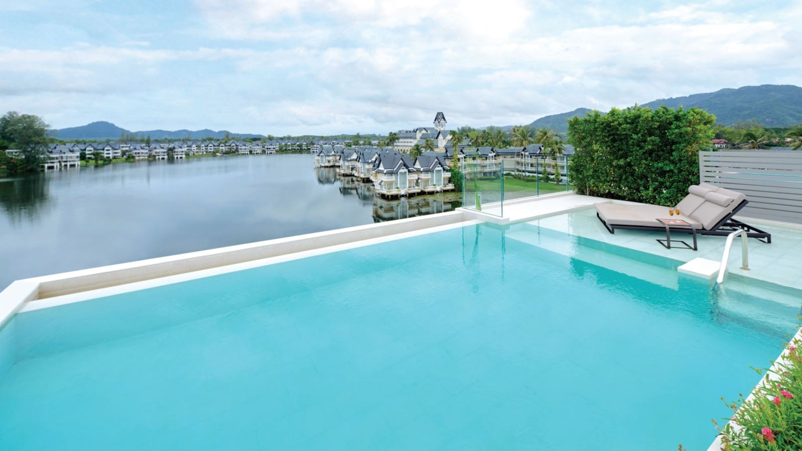 rooms-2bedroom-pool-suite-lagoon-view