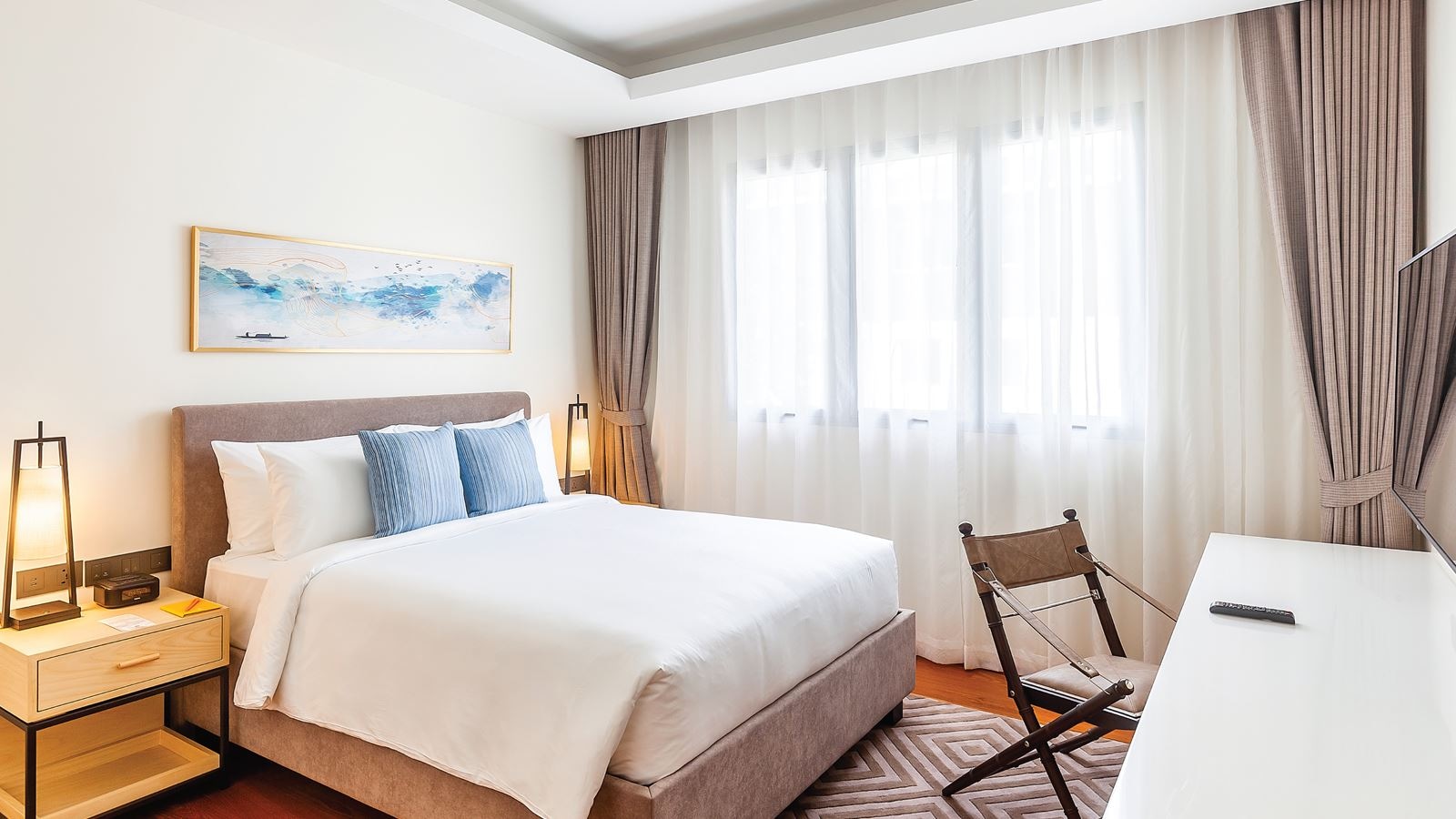 rooms-2bedroom-pool-suite-beach-view