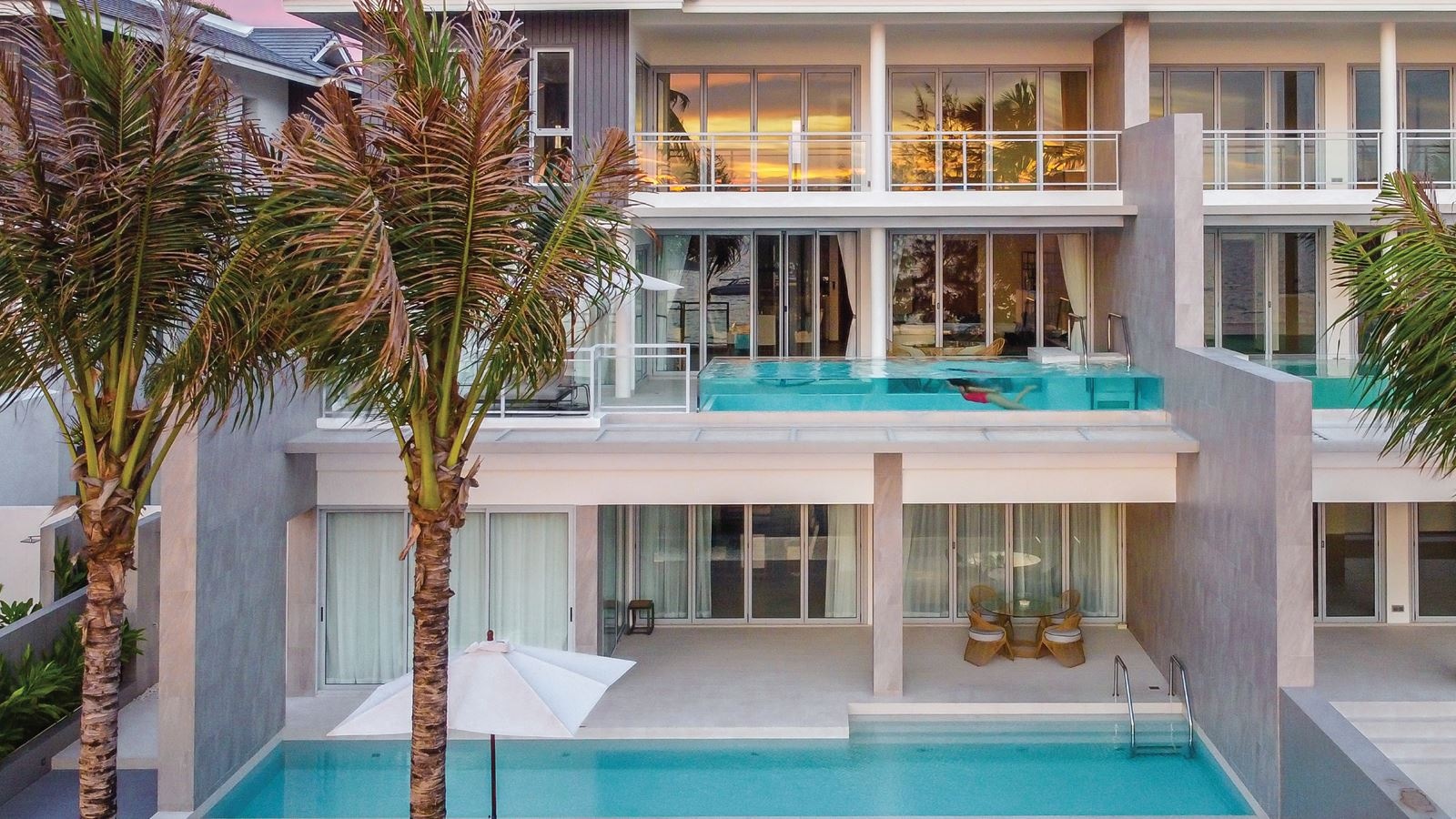 rooms-2bedroom-pool-suite-beach-view