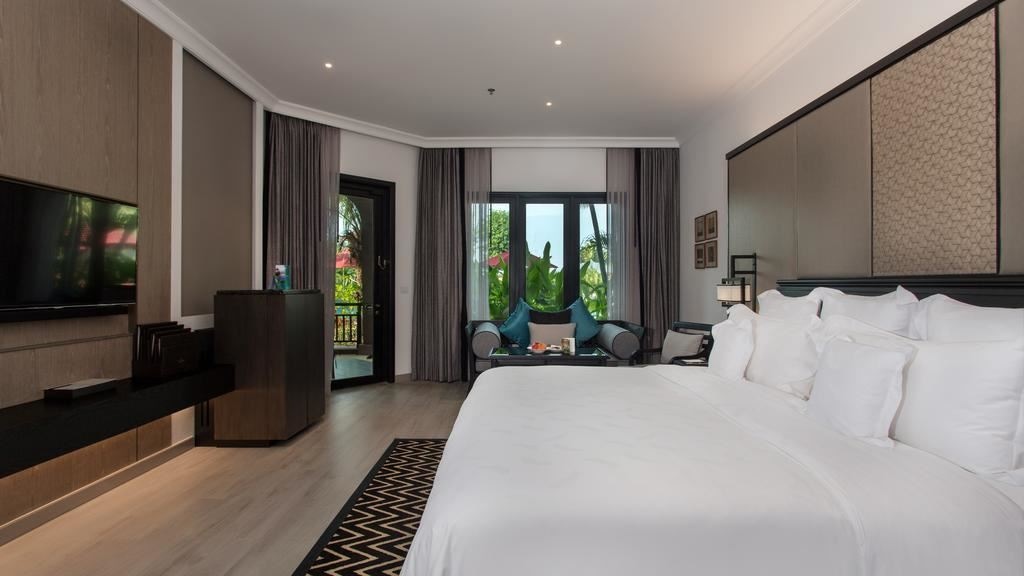 rooms-junior-suite-club-access-garden-view-room