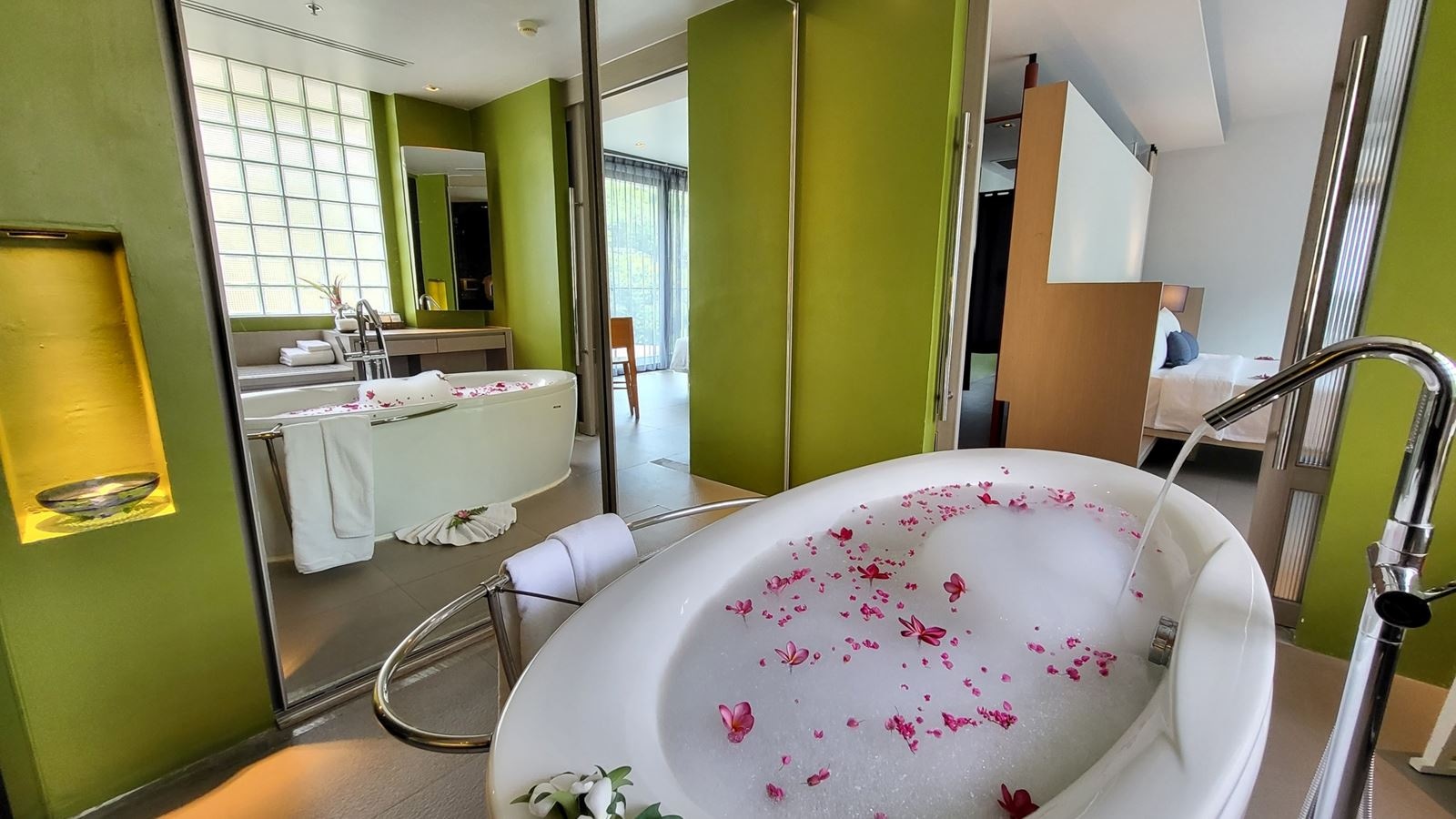 rooms-executive-suit-room