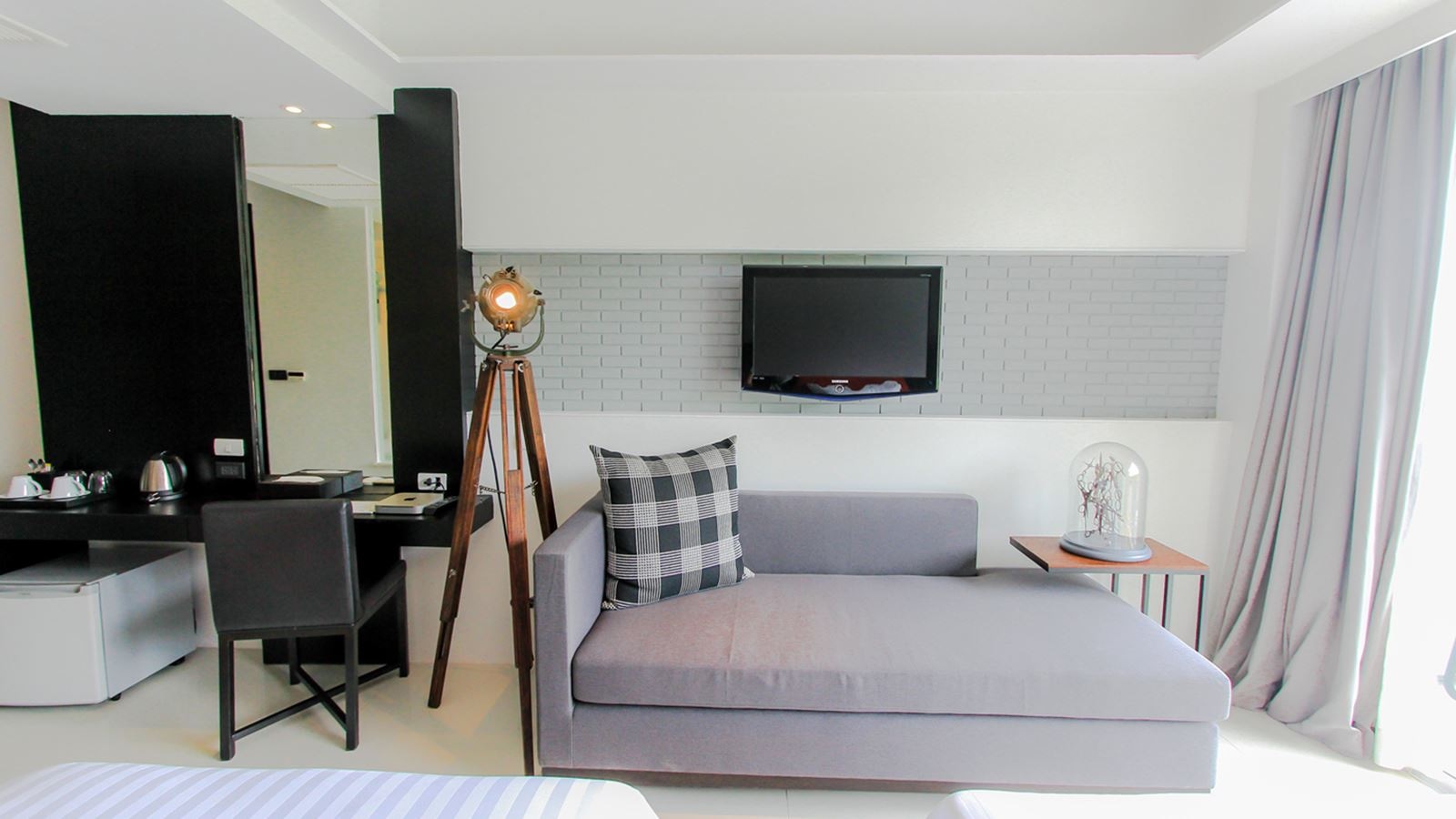 rooms-deluxe-pool-access