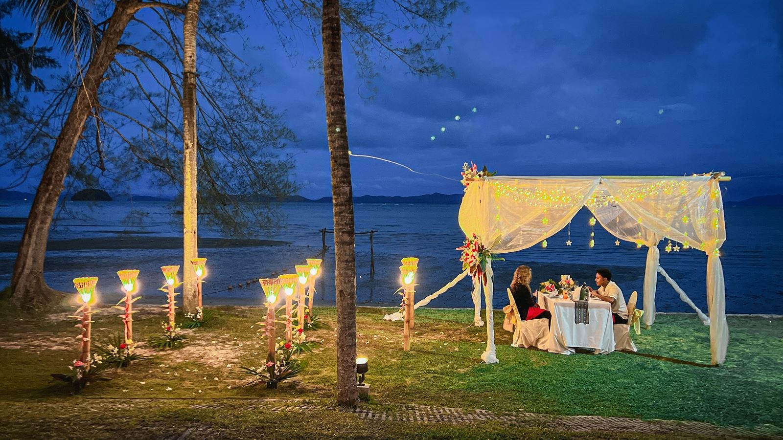 restaurants-sand--sea-beach-bar