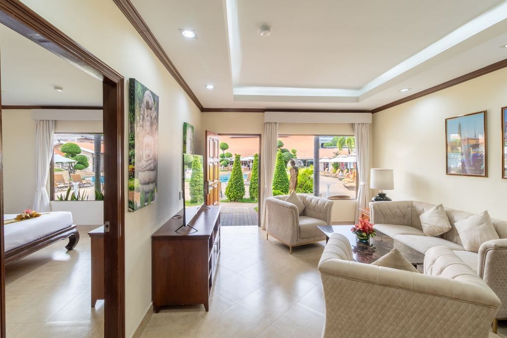 rooms-deluxe-1br-apartment-pool-view