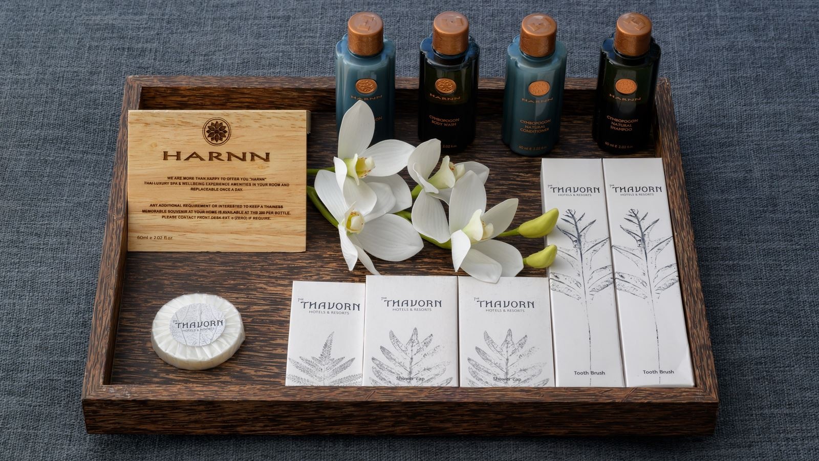 rooms-lagoon-pool-access-with-bathtub