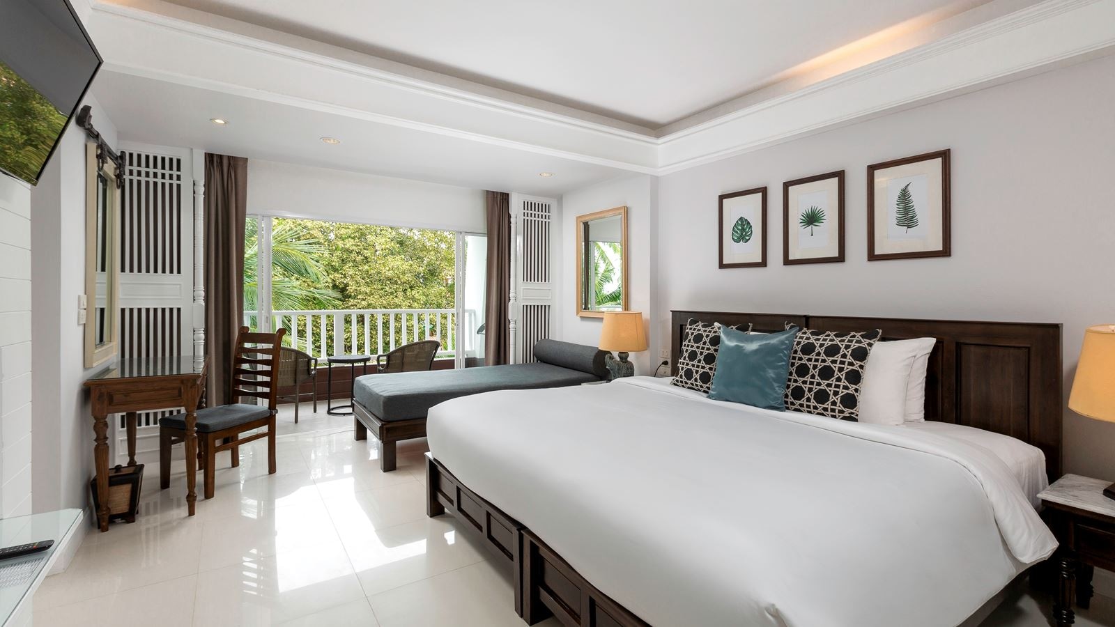 rooms-2-bedroom-family-suite-with-terrace