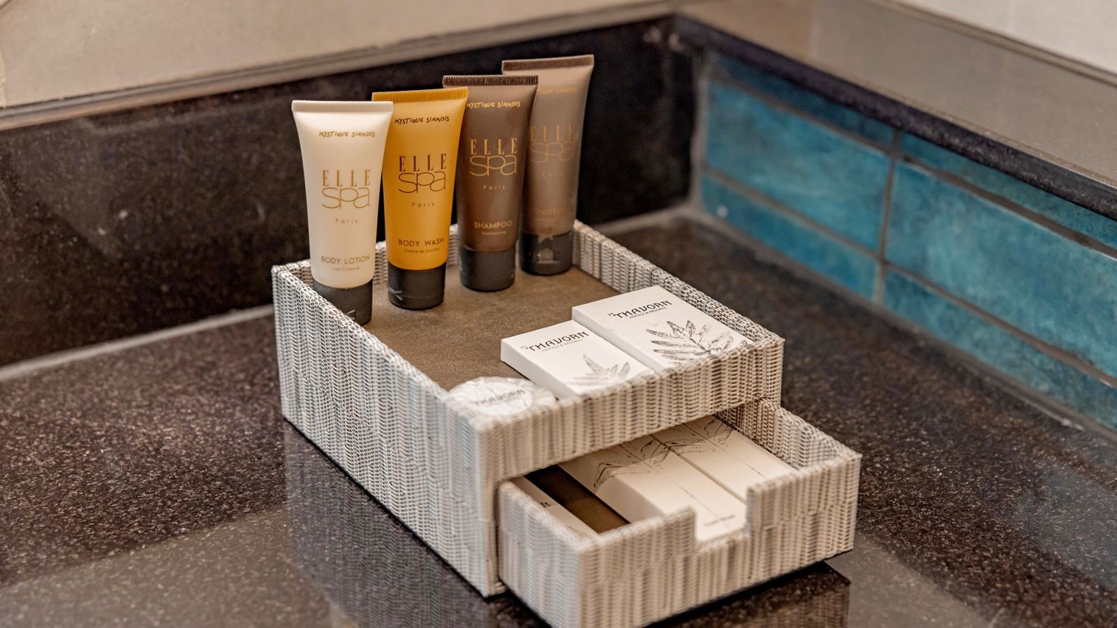 rooms-seaview-infinity-pool-2bedroom-duplex-suite