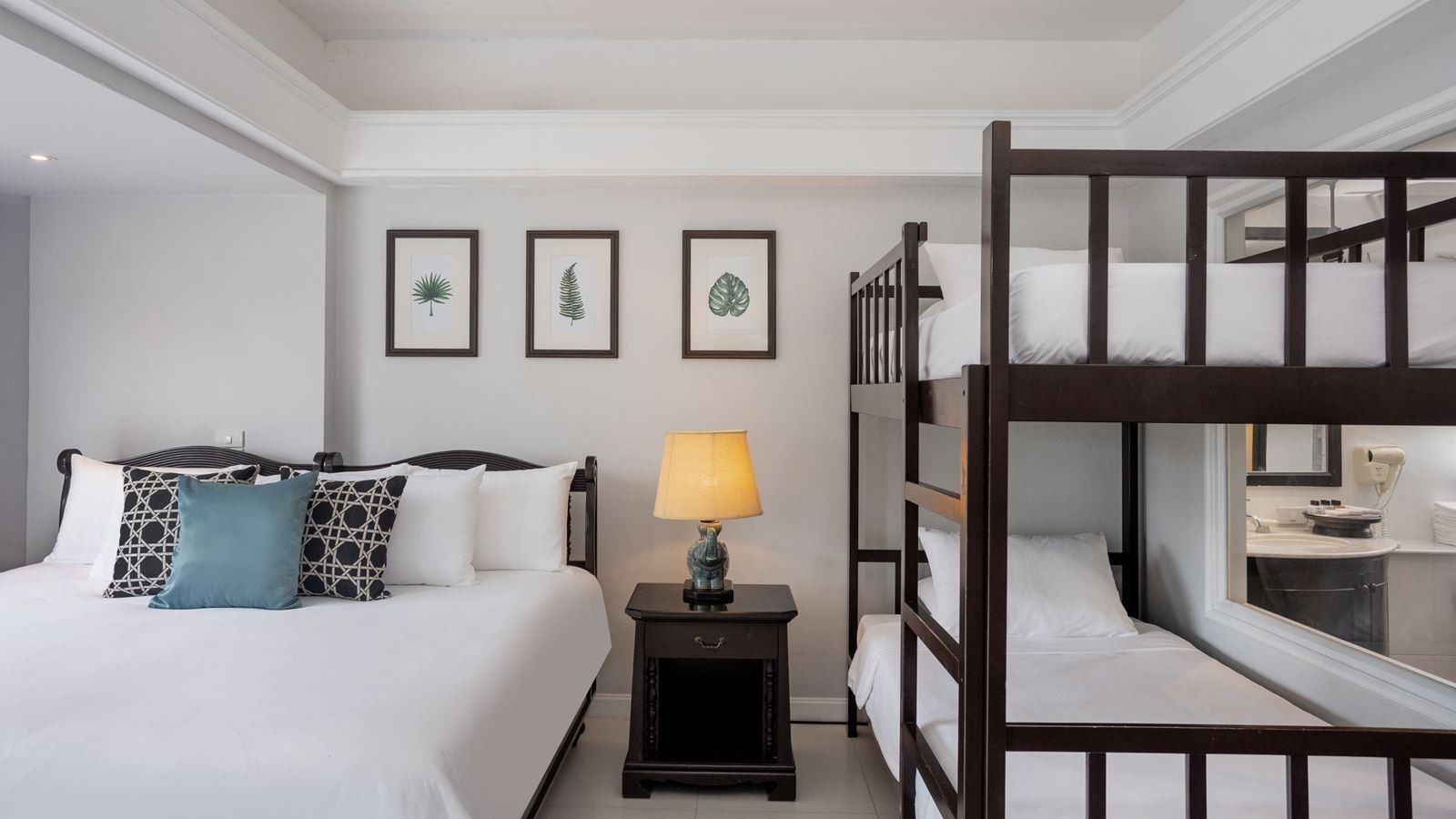 rooms-family-fun-deluxe-with-terrace