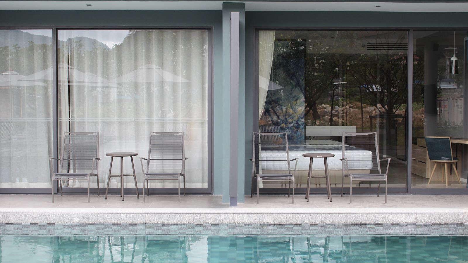 rooms-deluxe-pool-access