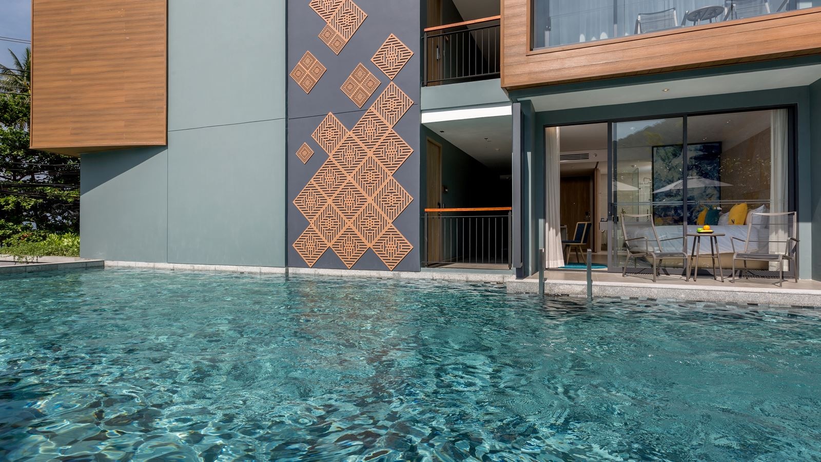 rooms-deluxe-pool-access