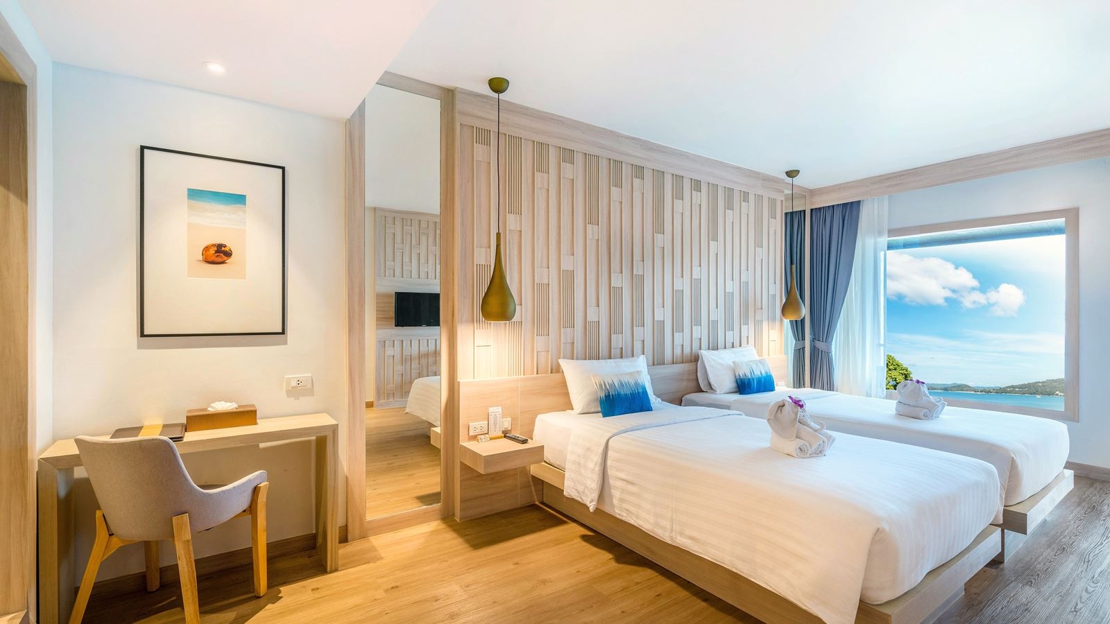 rooms-deluxe-partial-sea-view