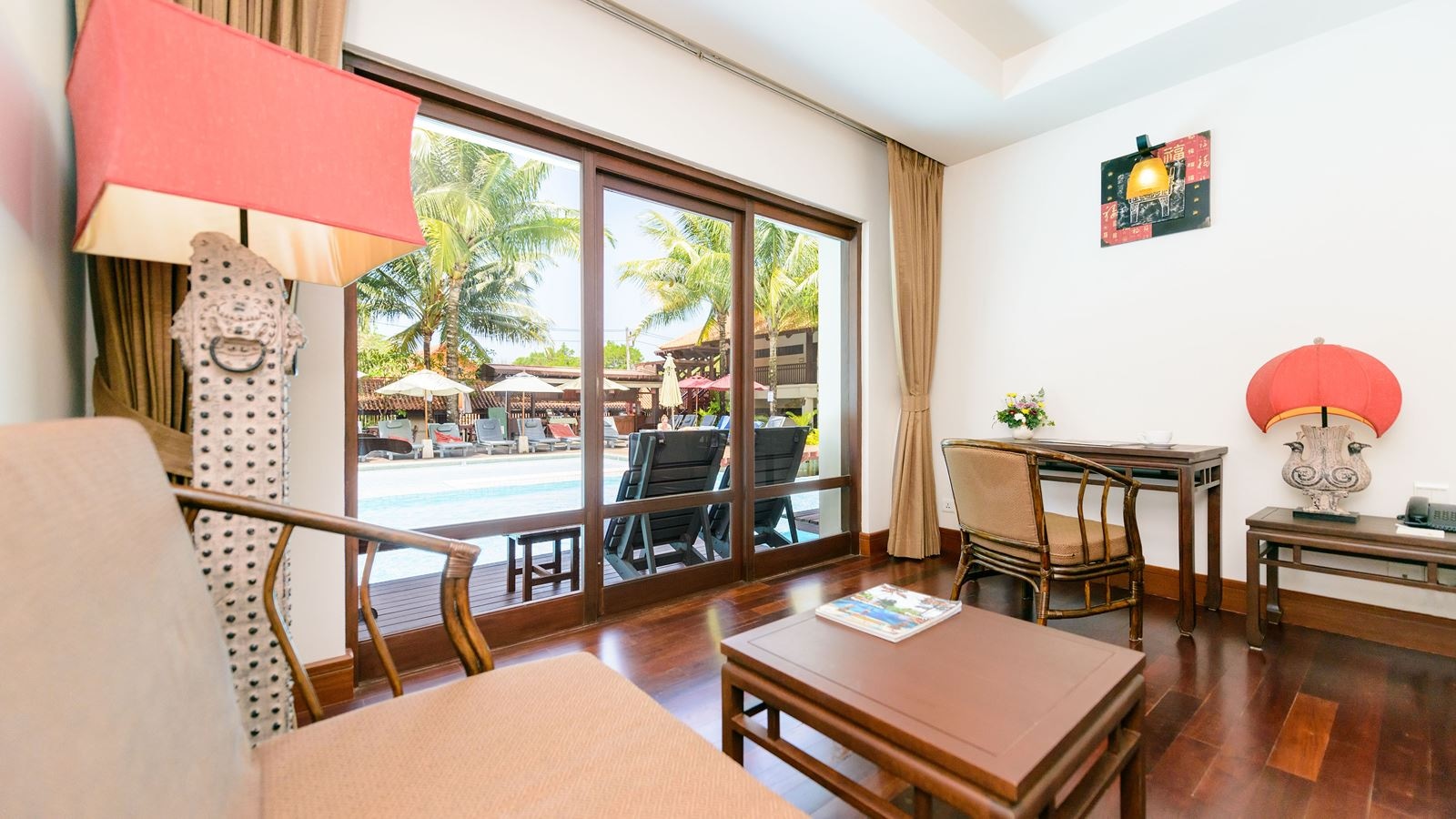 rooms-deluxe-pool-access