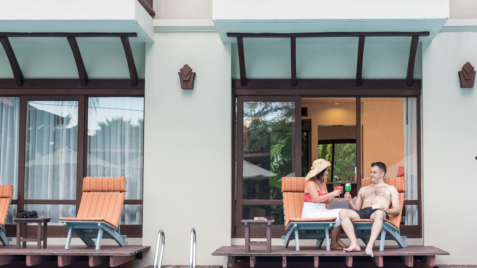 rooms-deluxe-pool-access