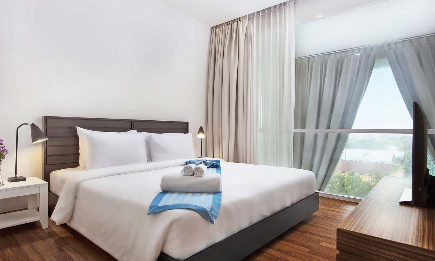 rooms-duplex-pool-access