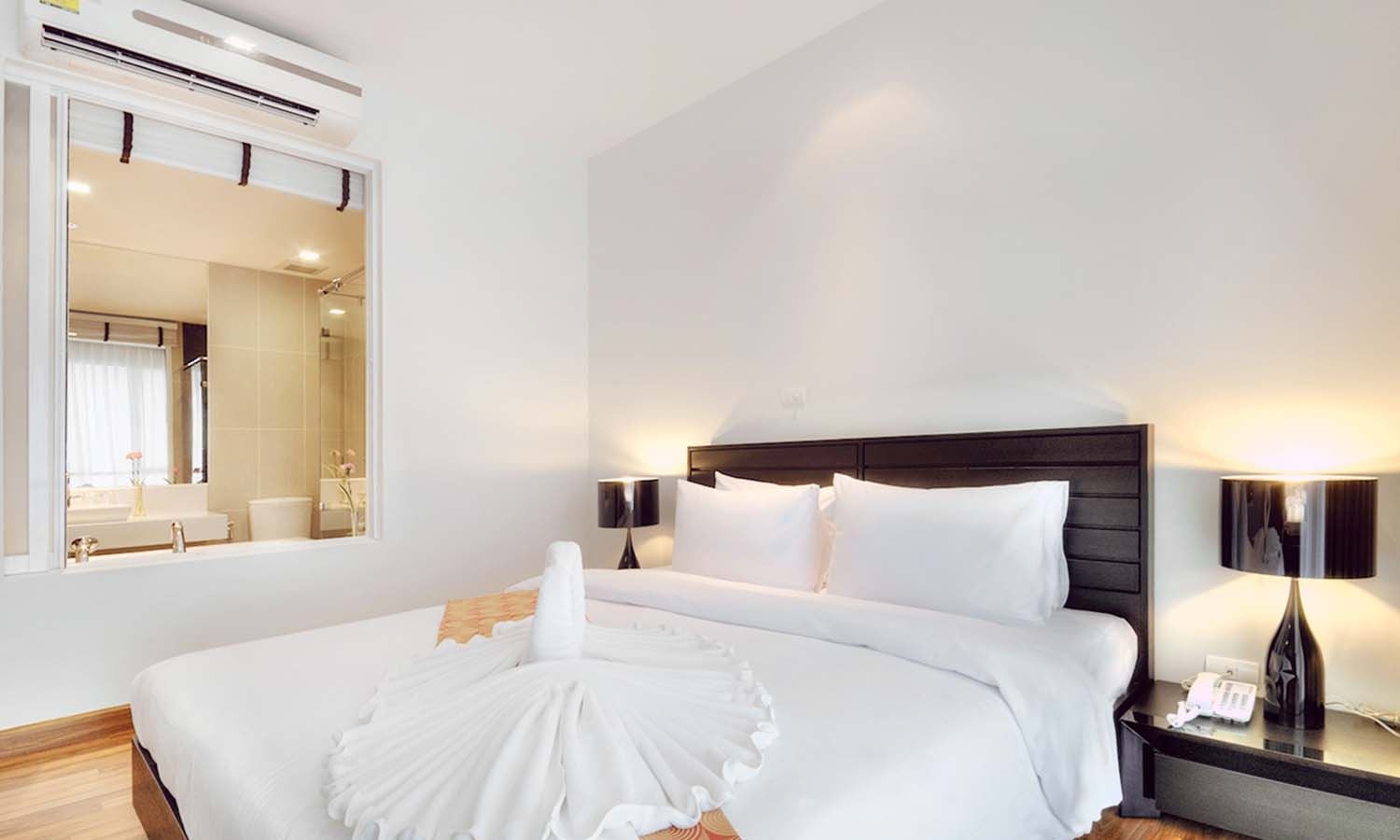 rooms-duplex-pool-access