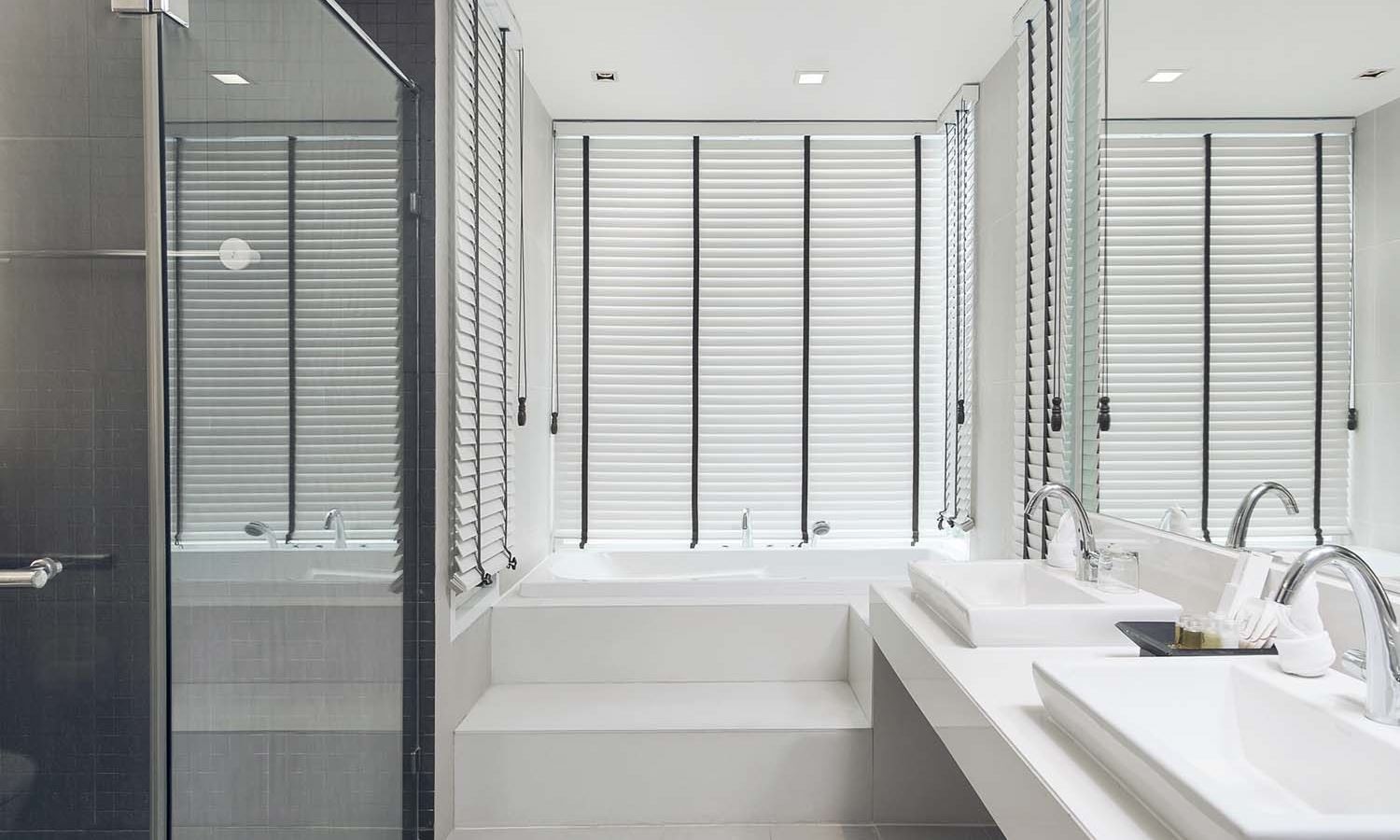 rooms-2-bedroom-corner-suite