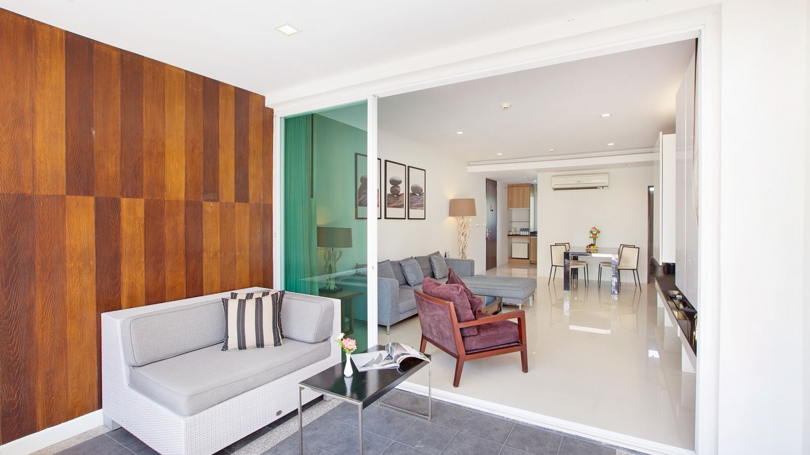 rooms-deluxe-pool-access