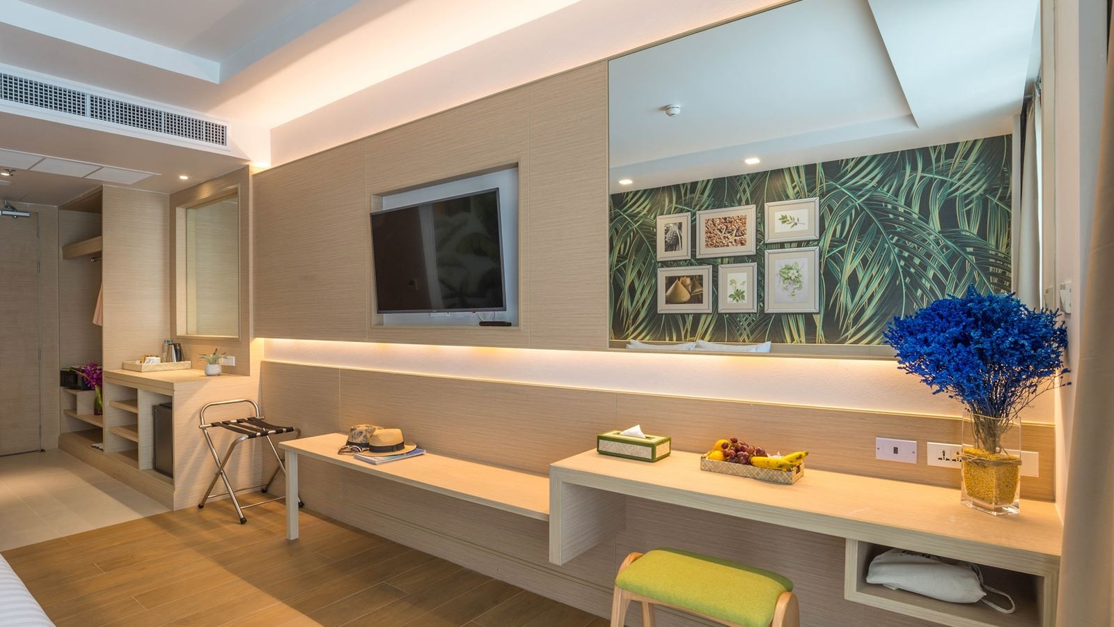 rooms-deluxe-seaview-room