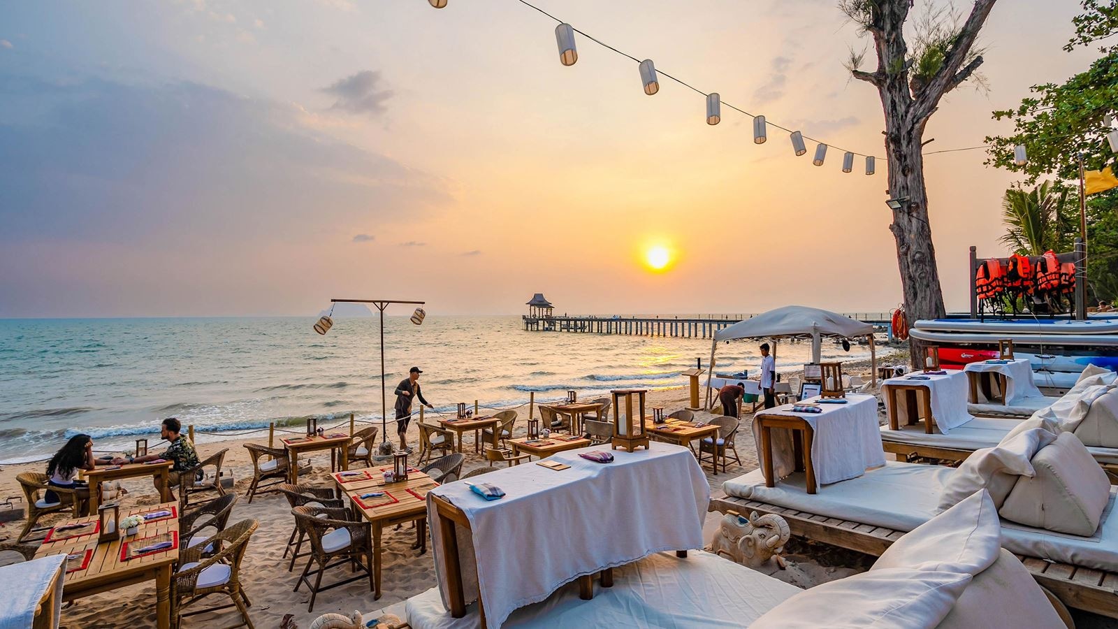 bars-by-the-sea-restaurant-and-bar