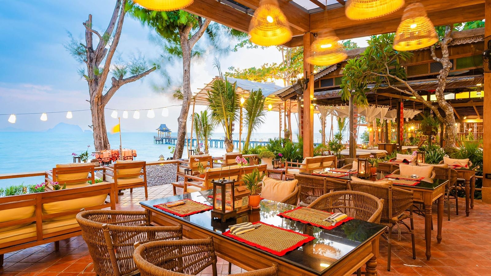 bars-by-the-sea-restaurant-and-bar