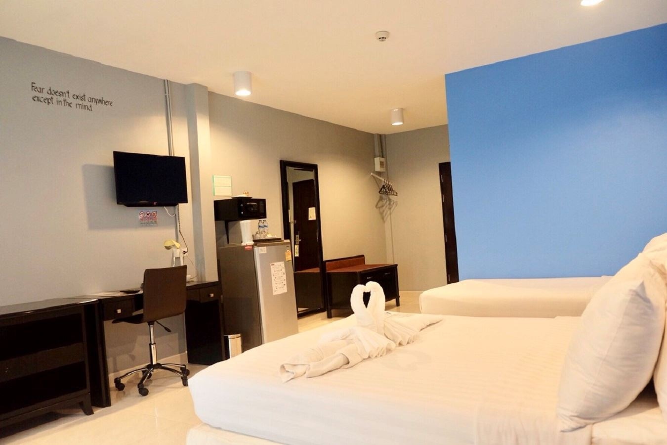 rooms-superior-family-room