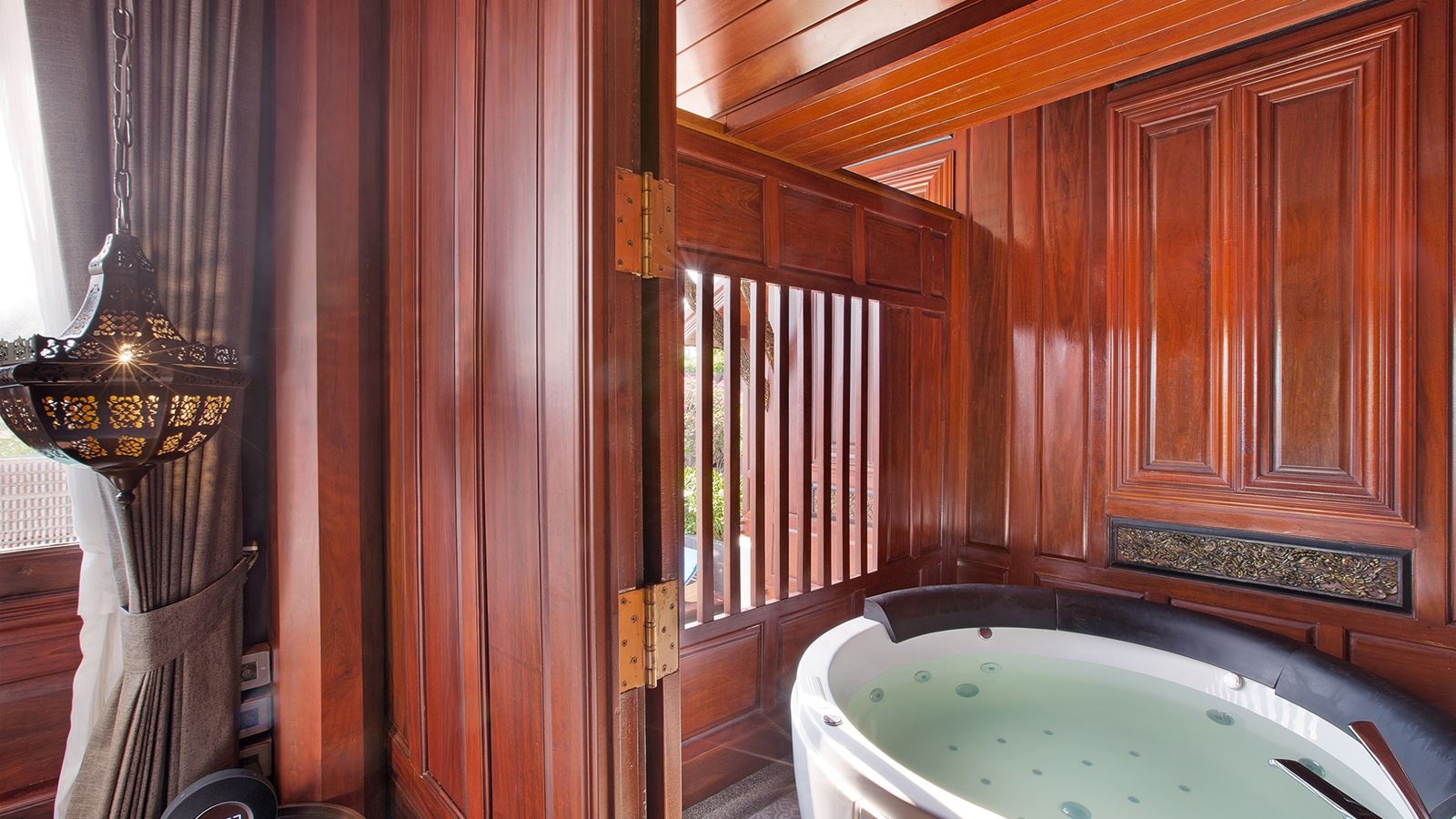 rooms-baan-thai-suite