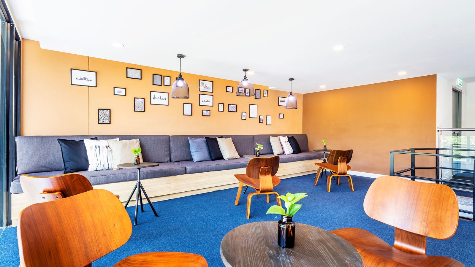 restaurants-the-deli