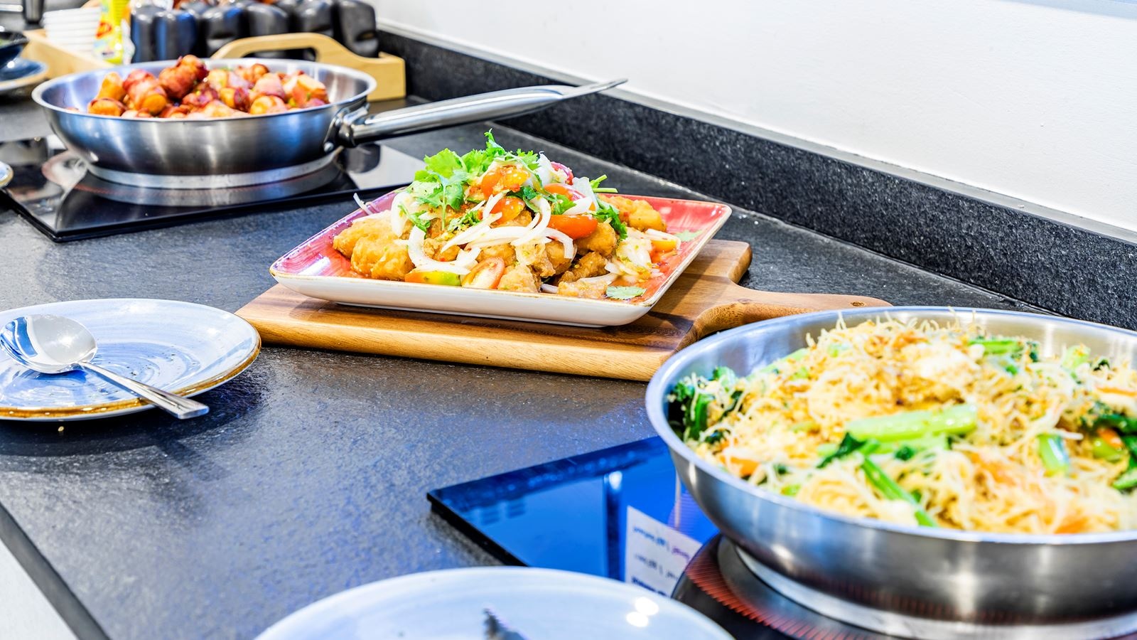 restaurants-the-deli