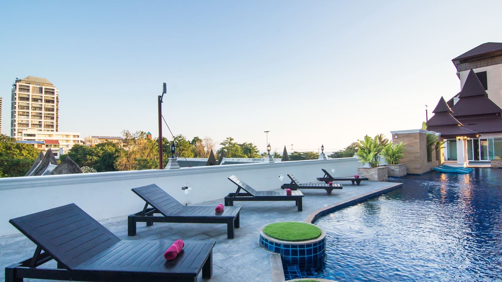 rooms-heritage-superior-pool-access