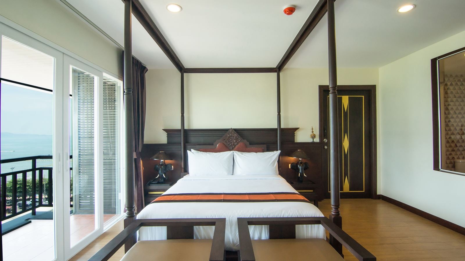 rooms-heritage-luxury-suite