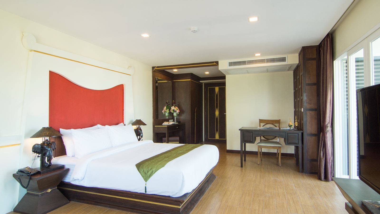 rooms-heritage-front-beach-suite