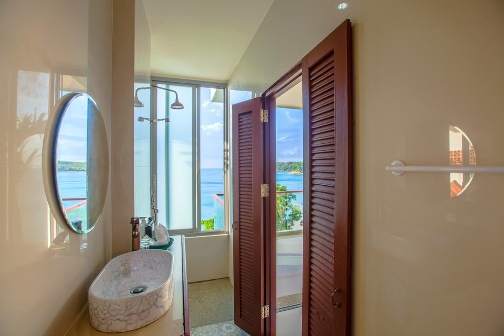 rooms-superior-oceanfront