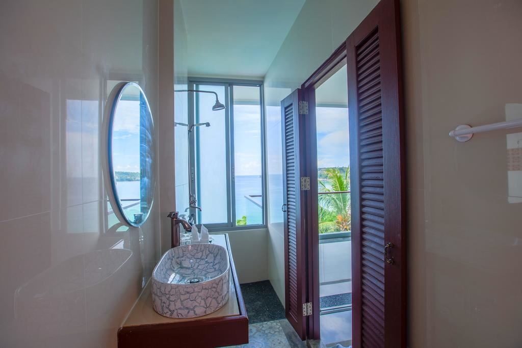 rooms-deluxe-oceanfront