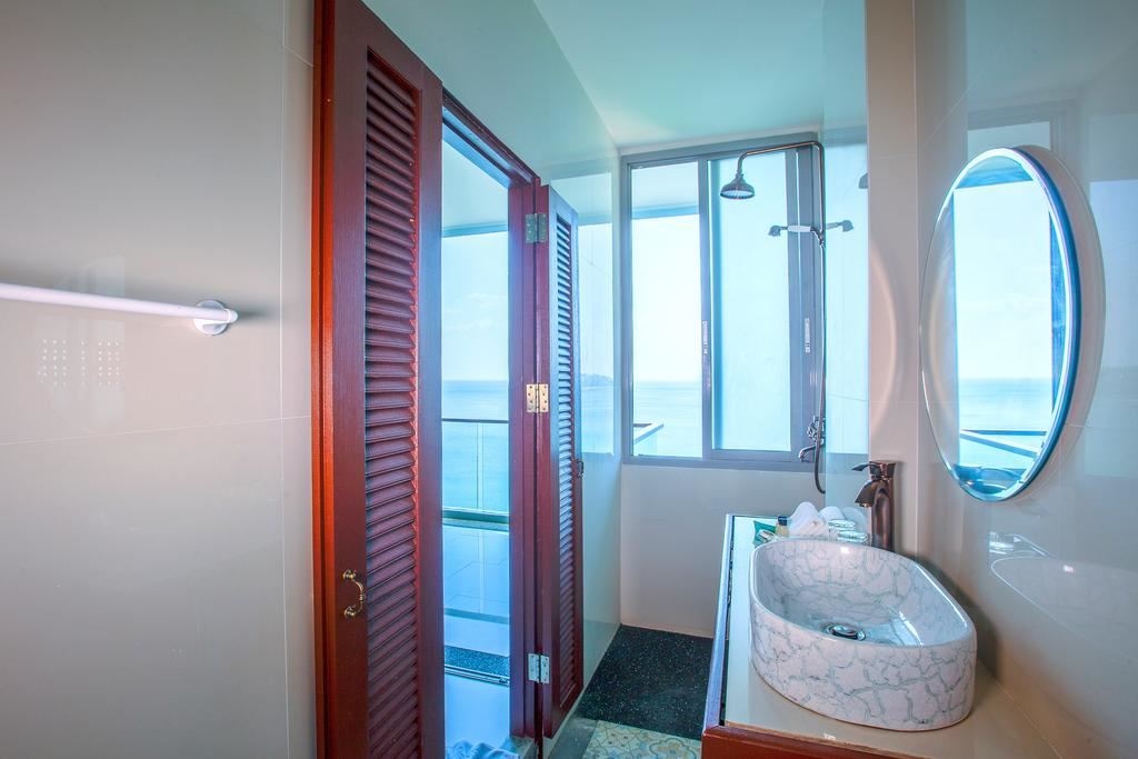 rooms-family-oceanfront